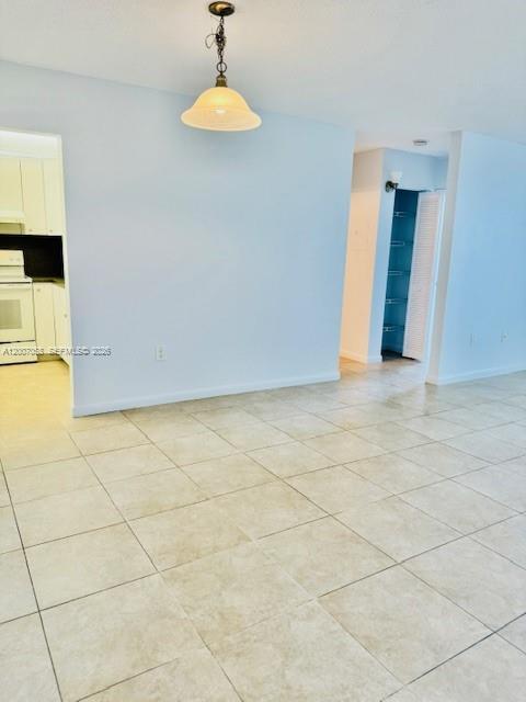 Building Photo - 2425 NE 135th St