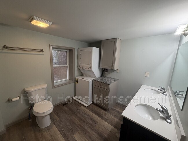 Building Photo - 34 N Lee St