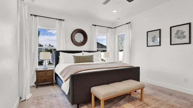 Building Photo - Beautiful Custom Home!