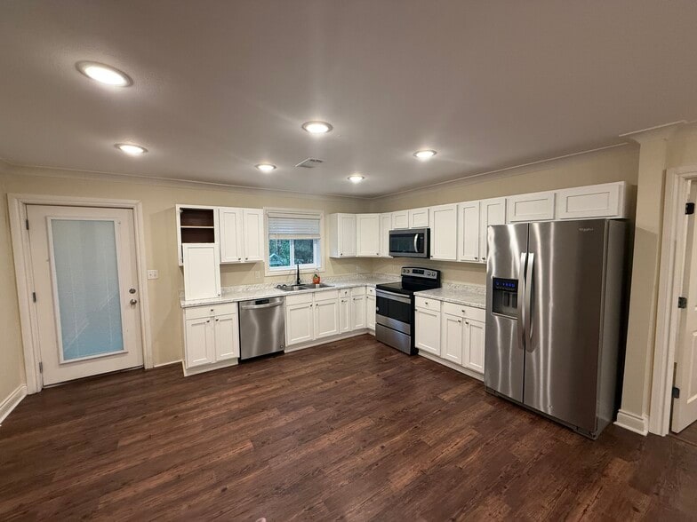 Building Photo - 99 Fairlane Dr