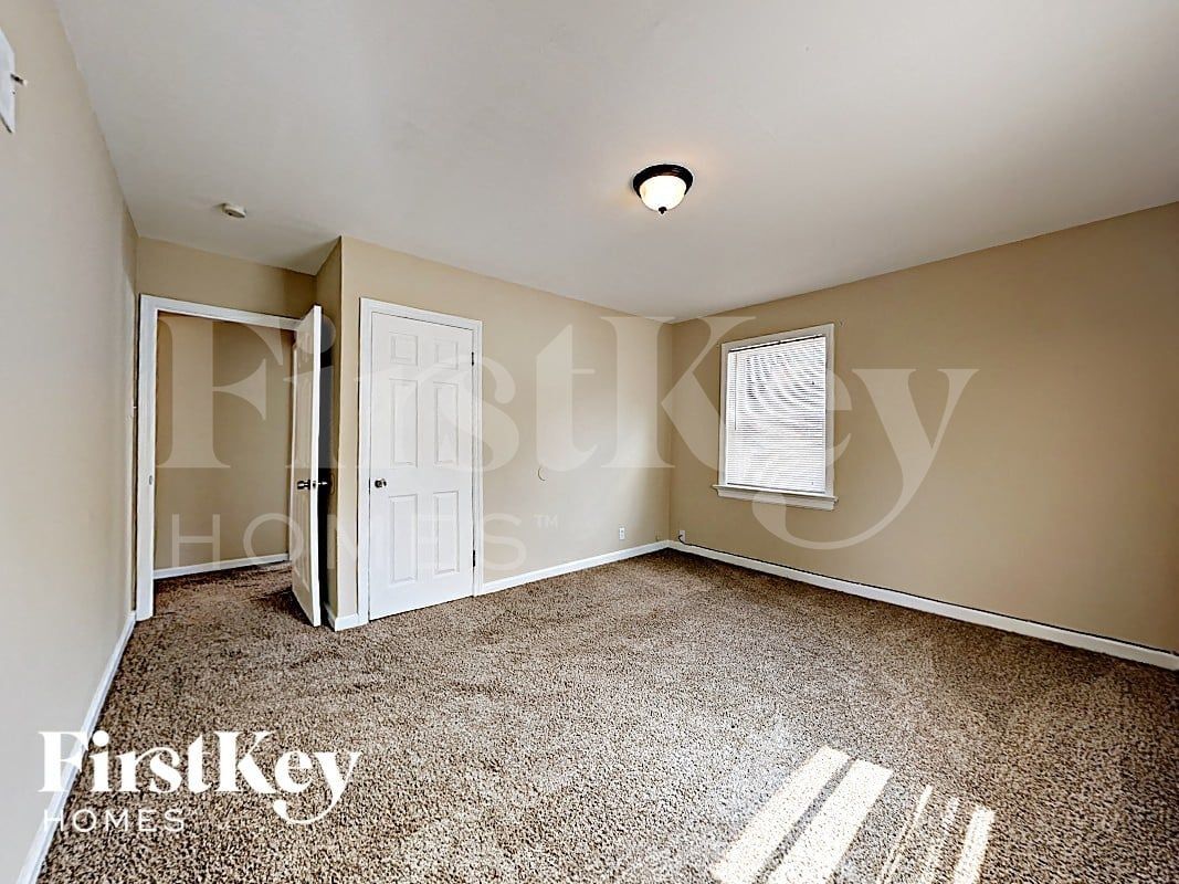 Building Photo - 815 St Jean St