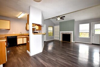 Building Photo - 2800 Jadewood Ct