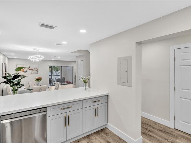 Building Photo - 1381 NW 99th Ave