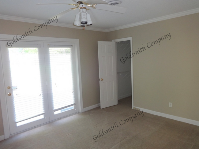 Building Photo - 4-Bedroom Spacious Home with 3 Full Baths ...