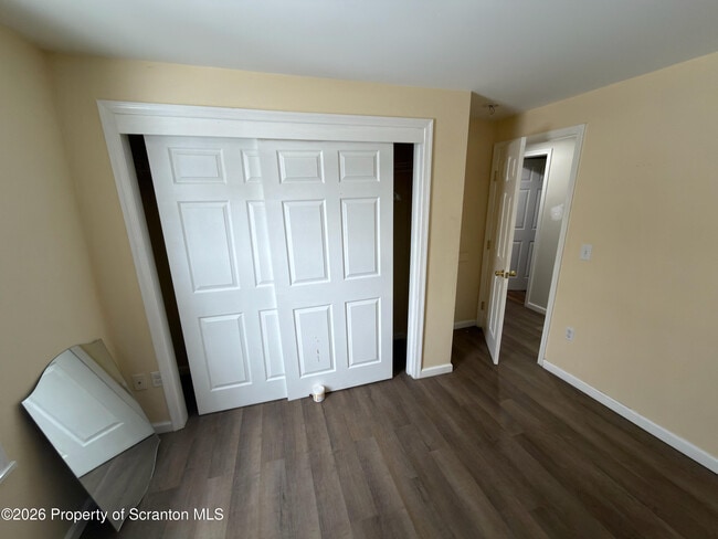 Building Photo - 1043 Main St