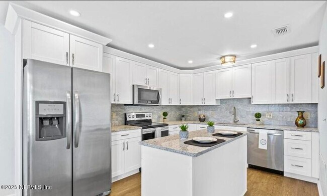 Building Photo - 10959 Peppermill Ln