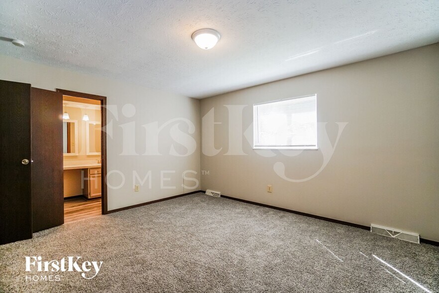 Building Photo - 627 Presidential Way