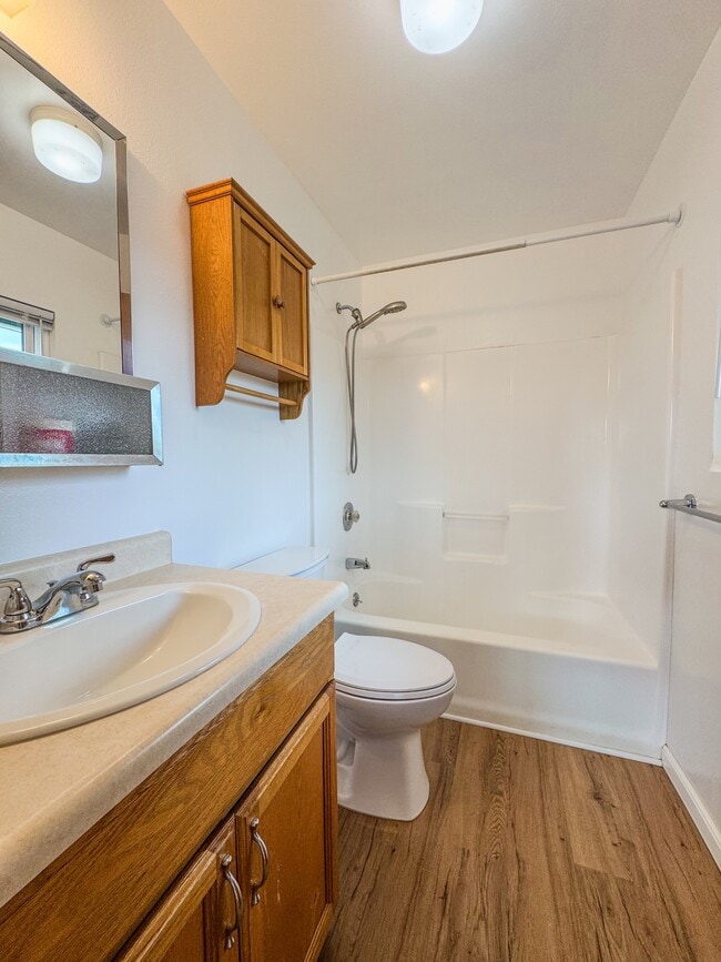 Building Photo - 195 Inia Pl