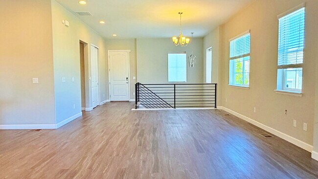 Building Photo - FANTASTIC 2019 4 Bed 3.5 Bath Ranch with over 3,000 finished SqFt in the Castlewood Neighborhood ...