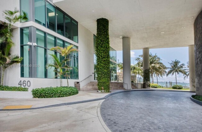 Building Photo - 460 NE 28th St