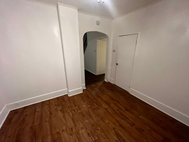 Building Photo - Beautiful 3 Bed/1 Bath Single Family Home ...