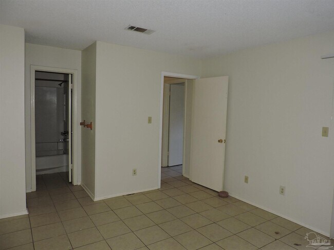 Building Photo - 3145 Cedarwood Village Ln