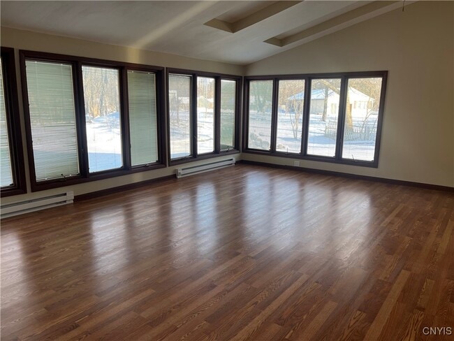 Building Photo - 7650 Commodore Cir