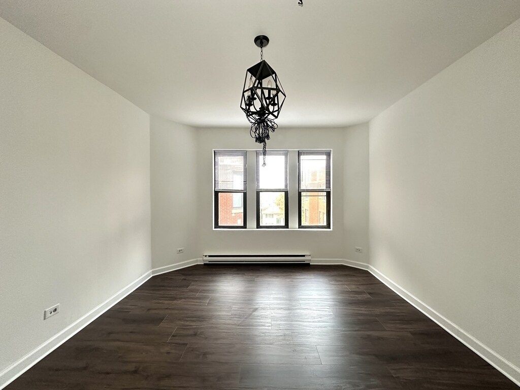 Building Photo - 3627 W Dickens Ave