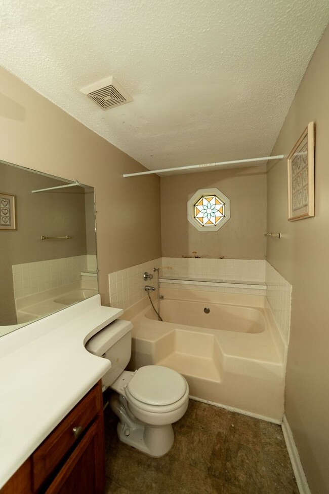 Building Photo - Charming 3-Bedroom Home in Old Hickory