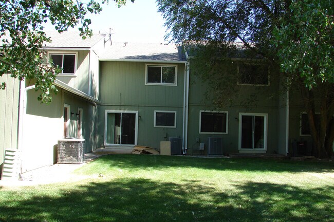 Building Photo - 331 Sundance Cir N