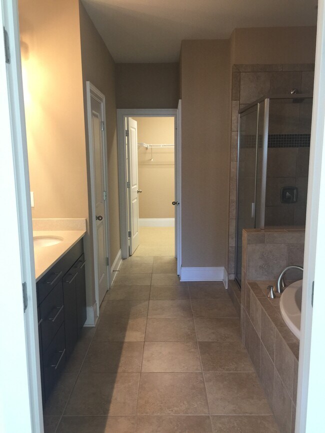 Building Photo - 210 Alderwood Point