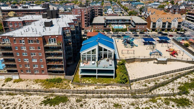 Building Photo - 770 Shore Rd