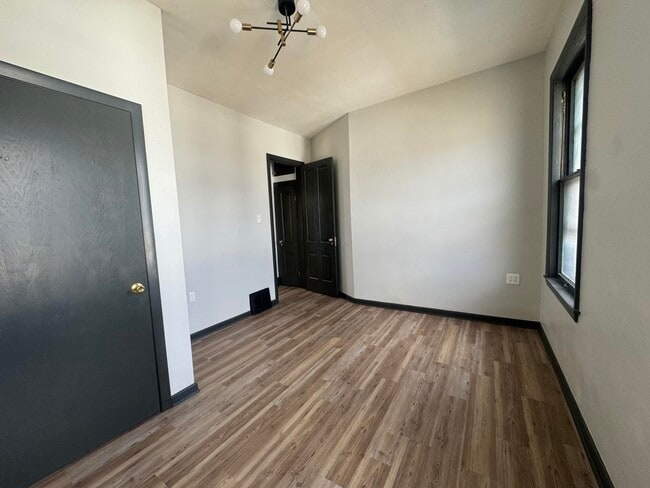 Building Photo - 2431 S 34th St