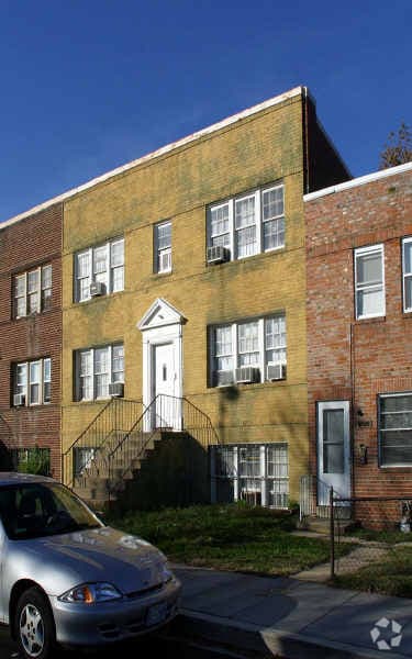 Building Photo - Kingman Flats