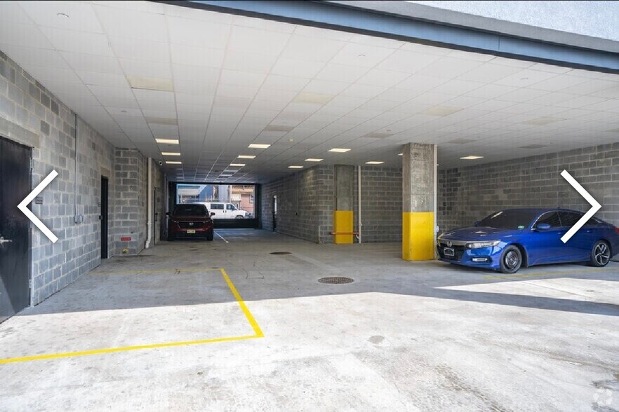 Building Photo - 9 Clark St