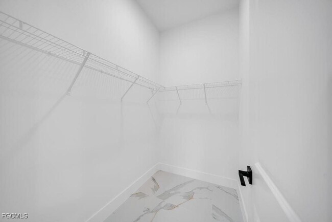 Building Photo - 732 Jack Ave S