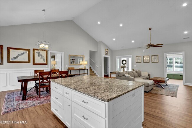 Building Photo - 469 Scrub Oaks Dr