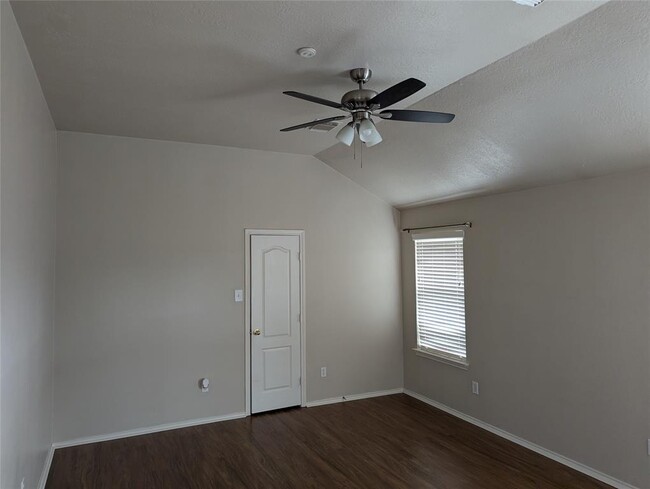 Building Photo - 9927 Driftwood Park Dr