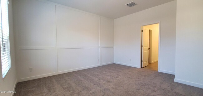 Building Photo - 7812 N 79th Dr