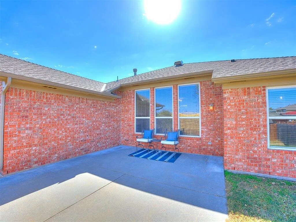 Building Photo - 2417 Arbor Dr