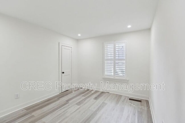 Building Photo - 2925 Alabama Dr