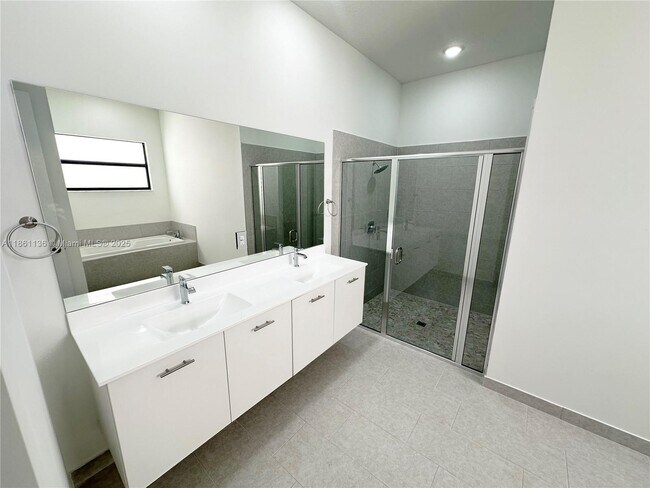 Building Photo - 17354 SW 46th St