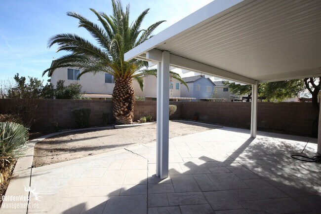 Building Photo - Spacious 3Bdm 2.5Ba Two-Story Home in Henderson