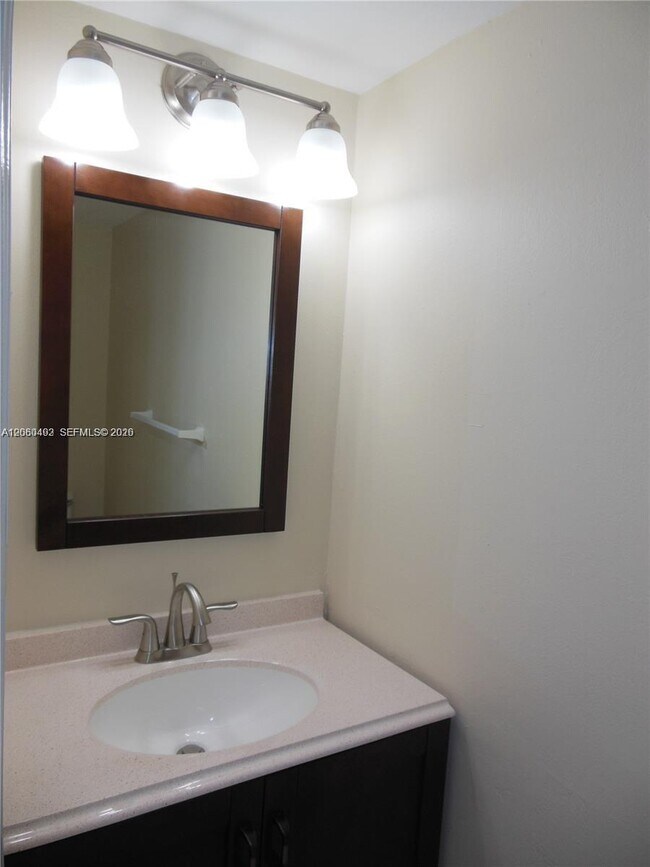 Building Photo - 1350 W 53rd St