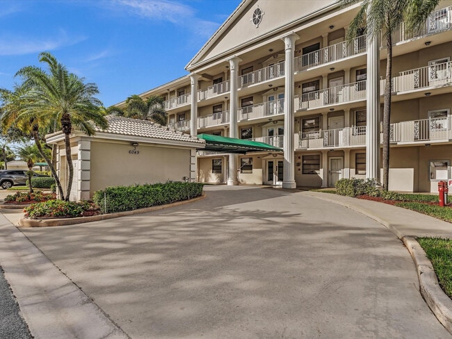 Building Photo - 6049 Balboa Cir