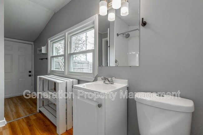 Building Photo - 804 Mcgowan Rd