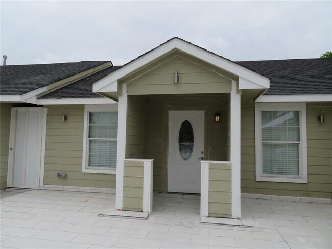 Building Photo - 7214 Corsicana St