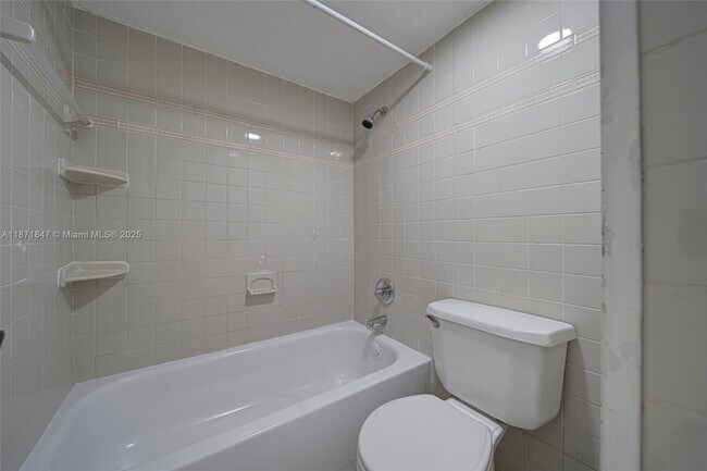 Building Photo - 10400 SW 108th Ave