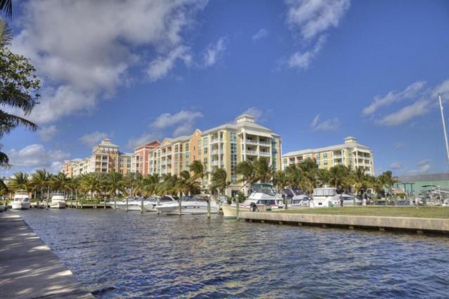 Building Photo - 802 W Windward Way