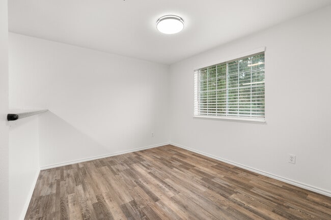 Building Photo - 7453 Newcastle Golf Club Rd