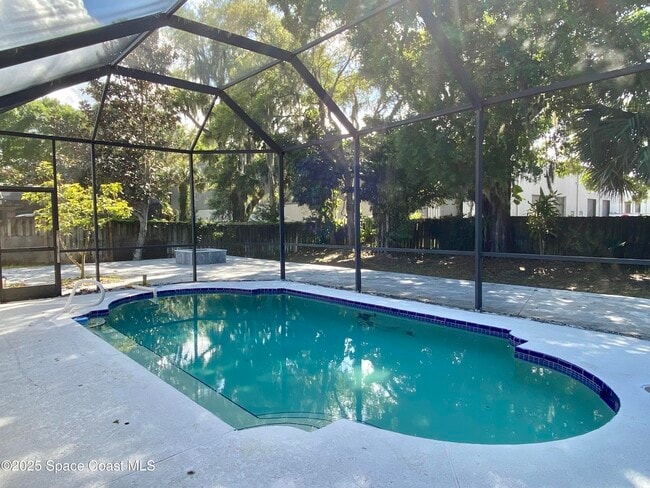 Building Photo - 765 Conestee Dr