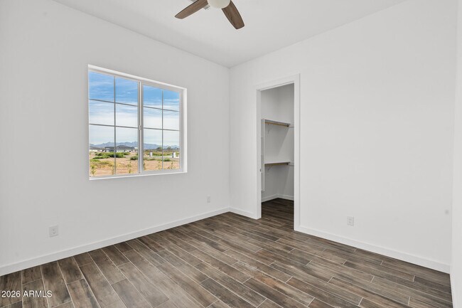 Building Photo - 22926 W La Mirada Dr