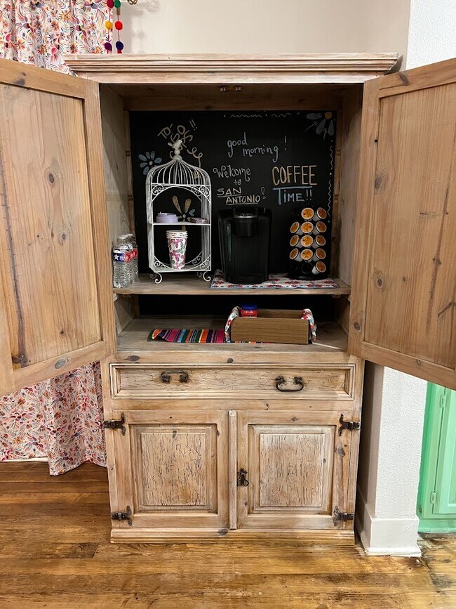 Coffee Bar - 1921 Sacramento