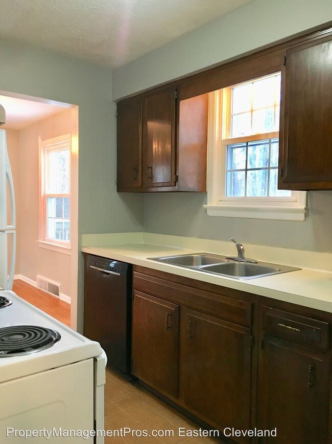 Building Photo - 4 br, 1.5 bath House - 5295 Edenhurst Rd.