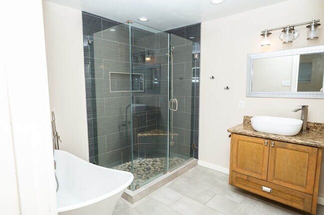 Building Photo - 5407 Rutherglenn Dr