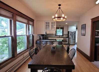 Building Photo - 1121 6th St S