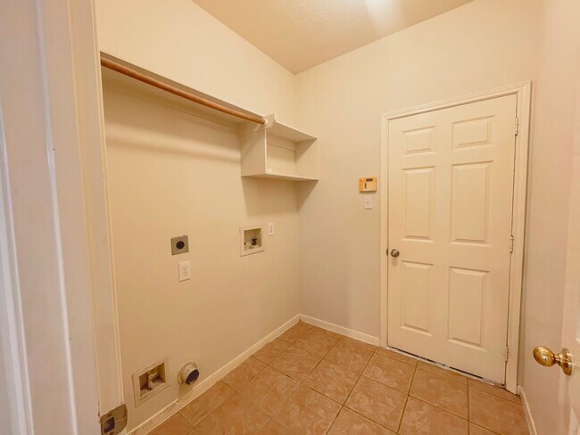 Building Photo - 24511 Saddle Path Ct