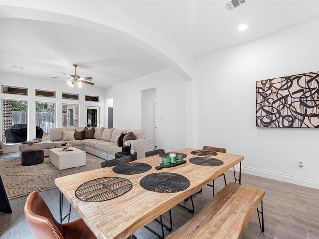 Building Photo - 24543 Songlark Bend Dr