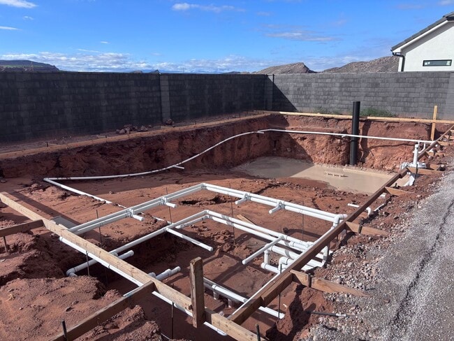 Building Photo - Brand New 6 Bed 4 Bath Rental Near Sand Ho...
