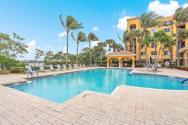 Building Photo - 1000 Scotia Dr